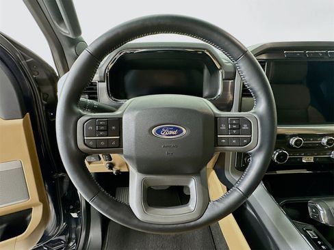 Used 2022 Ford F150 Lariat image 12