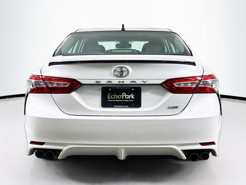 Used 2020 Toyota Camry XSE image 7