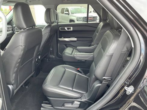 Certified 2023 Ford Explorer XLT w/ Equipment Group 202A AWD/4WD image 14