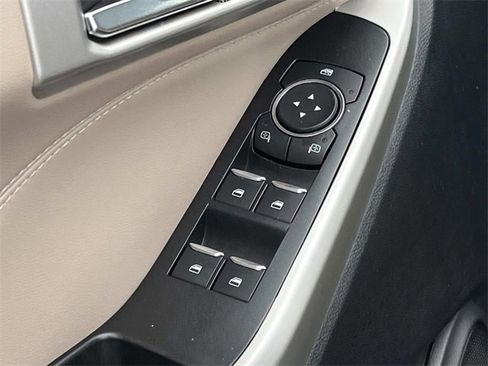 Used 2020 Ford Explorer XLT w/ Equipment Group 202A image 26