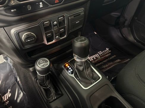 Used 2021 Jeep Wrangler Unlimited Sahara AWD/4WD image 25