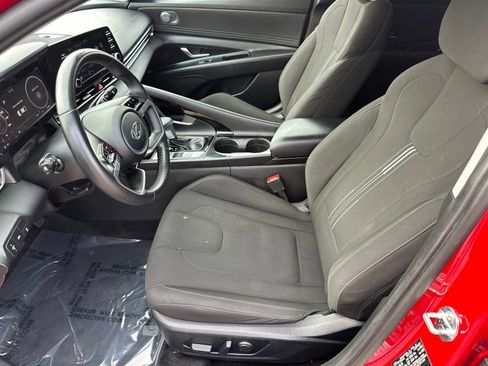 Used 2021 Hyundai Elantra SEL w/ Convenience + Premium Package FWD image 7