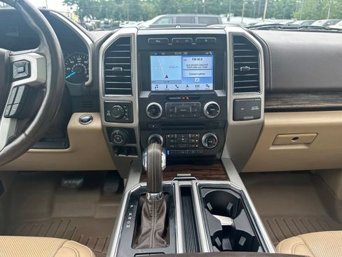 Used 2018 Ford F150 Lariat w/ Equipment Group 502A Luxury AWD/4WD image 20