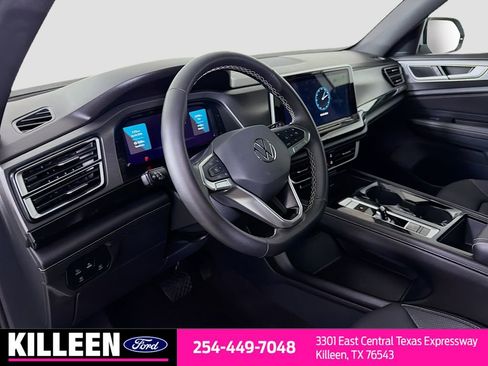 Used 2025 Volkswagen Atlas Cross Sport SE FWD image 10