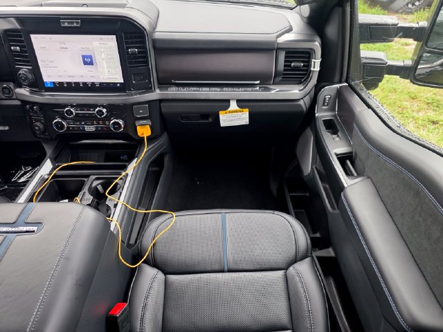 New 2027 Ford F250 Platinum w/ FX4 Off-Road Package AWD/4WD image 15