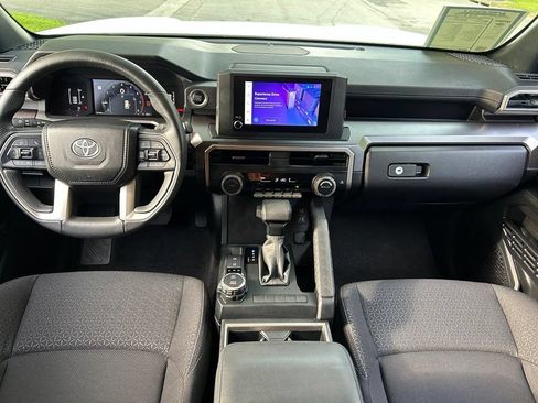 Used 2025 Toyota 4Runner SR5 AWD/4WD image 11