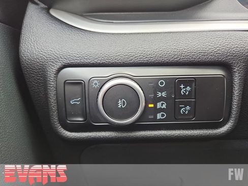 Used 2023 Ford Explorer XLT w/ Equipment Group 202A AWD/4WD image 16
