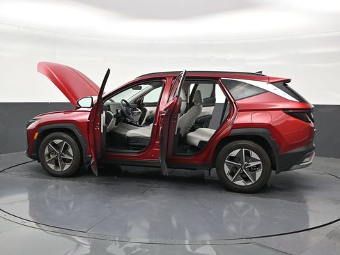 Used 2025 Hyundai Tucson SEL FWD image 29