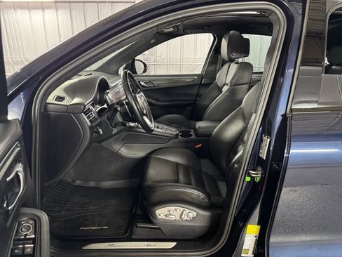 Used 2021 Porsche Macan Turbo w/ Premium Package Plus (PF0) AWD/4WD image 45