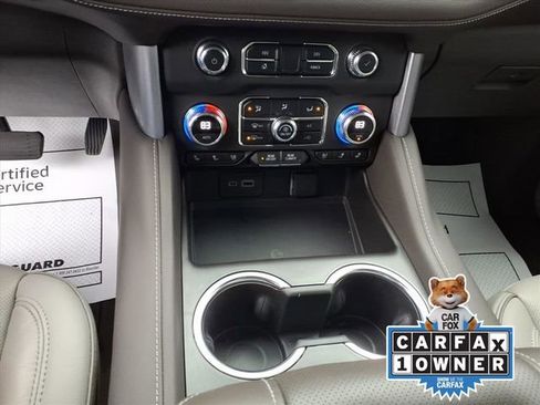 Used 2021 GMC Yukon XL SLT w/ SLT Premium Package image 19