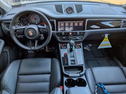Certified 2025 Porsche Macan S AWD/4WD image 22