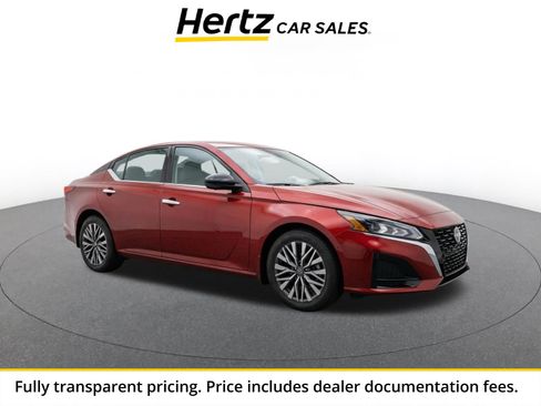 Used 2025 Nissan Altima 2.5 SV FWD image 1