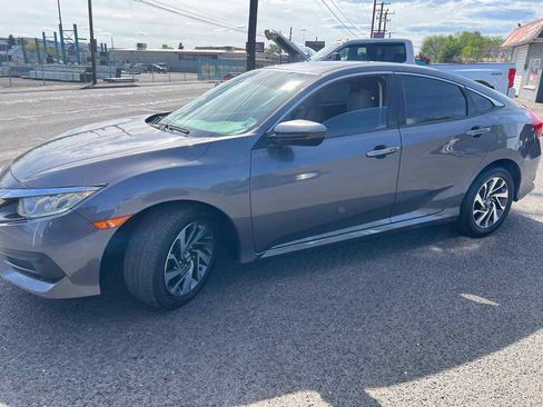 Used 2017 Honda Civic EX image 3