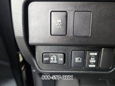 Used 2021 Toyota Tacoma TRD Off-Road image 31