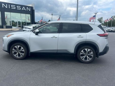 Certified 2021 Nissan Rogue SV FWD image 2