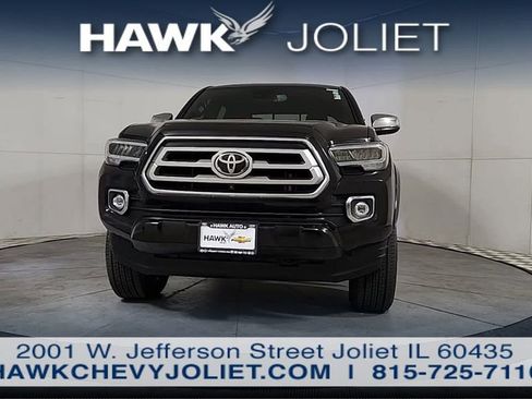 Used 2020 Toyota Tacoma Limited AWD/4WD image 3