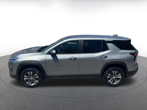 Used 2025 Chevrolet Equinox LT FWD image 9