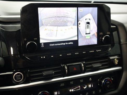 Used 2023 Nissan Pathfinder SL w/ SL Premium Package image 18