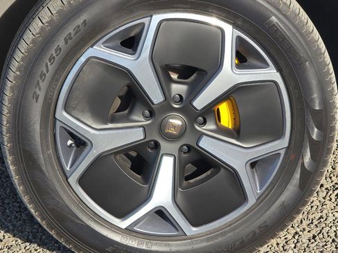 Used 2023 Rivian R1S Adventure image 43