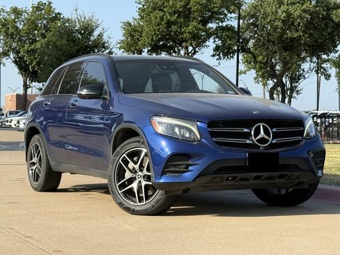 Used 2018 Mercedes-Benz GLC 300 4MATIC image 2