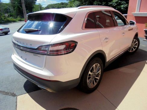 Used 2019 Lincoln Nautilus Select image 19