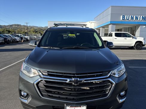 Used 2021 Chevrolet Traverse LT image 8