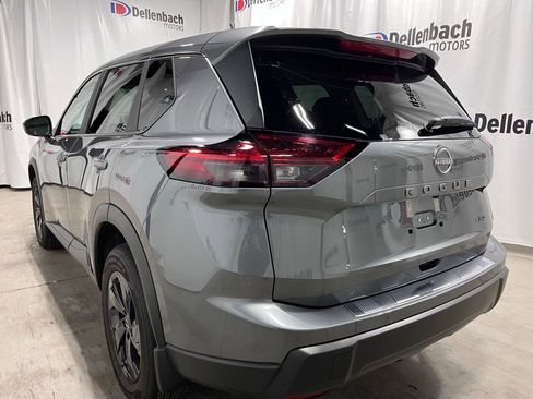 Used 2026 Nissan Rogue SV w/ Cold Weather Package AWD/4WD image 5