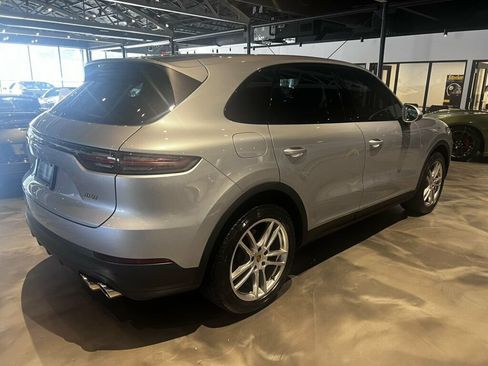 Used 2021 Porsche Cayenne AWD/4WD image 5