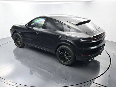Certified 2026 Porsche Cayenne E-Hybrid Coupe AWD/4WD image 36