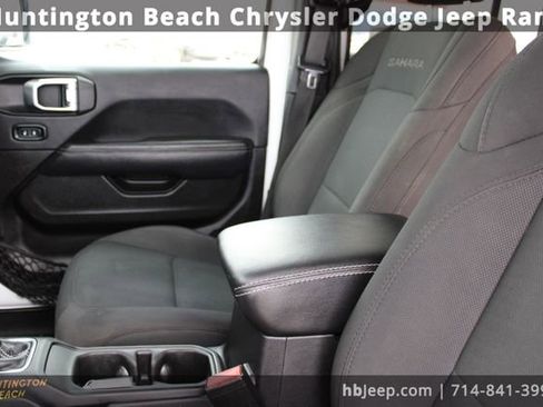 Used 2023 Jeep Wrangler Sahara image 31