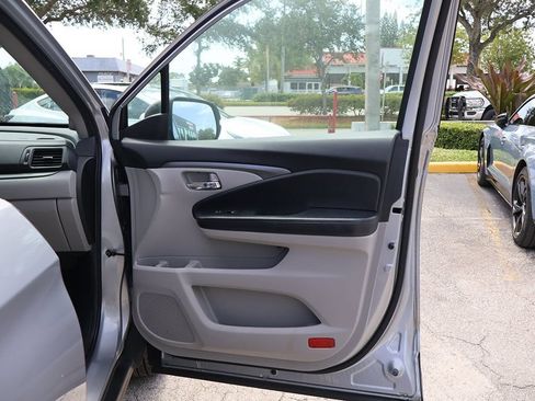 Used 2021 Honda Pilot EX image 23