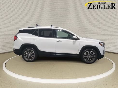 Used 2020 GMC Terrain SLT w/ Preferred Package image 4