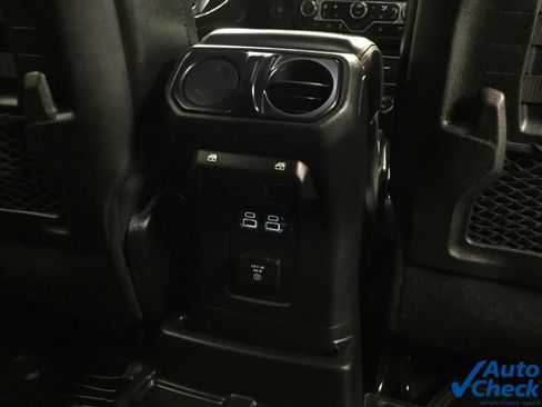 Used 2018 Jeep Wrangler Unlimited Rubicon AWD/4WD image 36