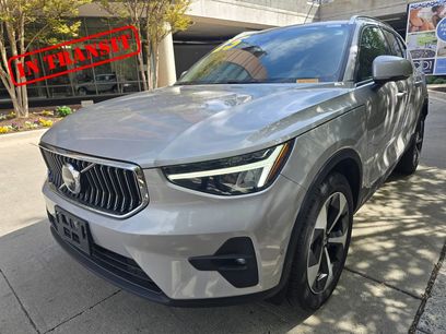 Used 2025 Volvo XC40 B5 Plus