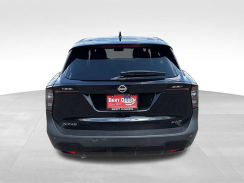 Certified 2025 Nissan Kicks SV AWD/4WD image 7