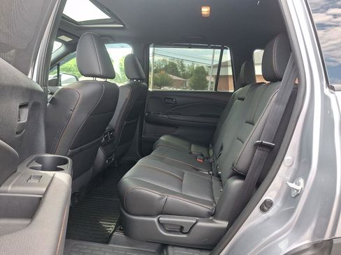 Used 2025 Honda Passport TrailSport image 10