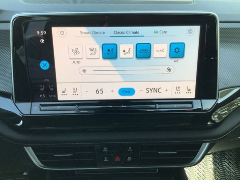 New 2026 Volkswagen Atlas Cross Sport SEL R-Line image 18