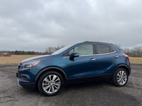 Used 2019 Buick Encore Preferred image 1