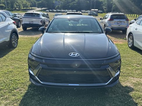Used 2024 Hyundai Sonata SEL FWD image 2