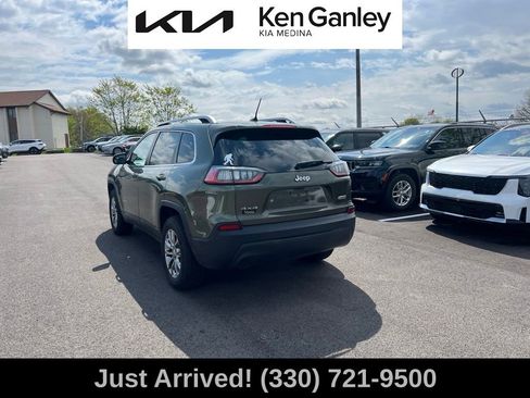 Used 2019 Jeep Cherokee Latitude Plus w/ Cold Weather Group AWD/4WD image 7