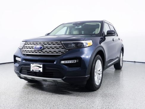 Used 2023 Ford Explorer Limited w/ Equipment Group 301A AWD/4WD image 3