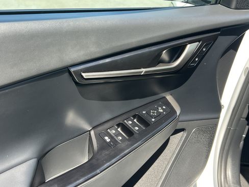 Used 2025 Kia EV6 Wind RWD image 22
