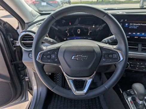 Used 2025 Chevrolet Trax ACTIV w/ Driver Confidence Package image 16