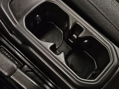Used 2024 Jeep Wrangler Sport image 15