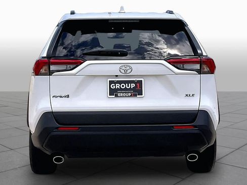 Used 2025 Toyota RAV4 XLE FWD image 5