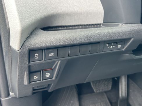 Used 2026 Toyota Sienna XLE AWD/4WD image 21