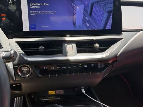 Used 2023 Lexus UX 250h F Sport FWD image 3