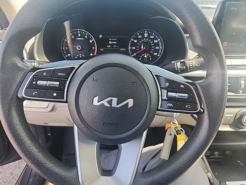 Certified 2023 Kia Forte LXS w/ LXS Technology Package image 20