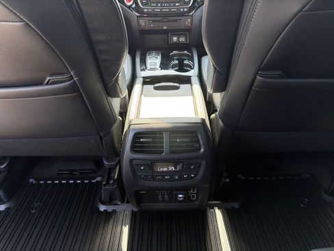 Used 2021 Honda Pilot Touring image 27