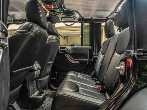 Used 2014 Jeep Wrangler Unlimited Rubicon AWD/4WD image 25